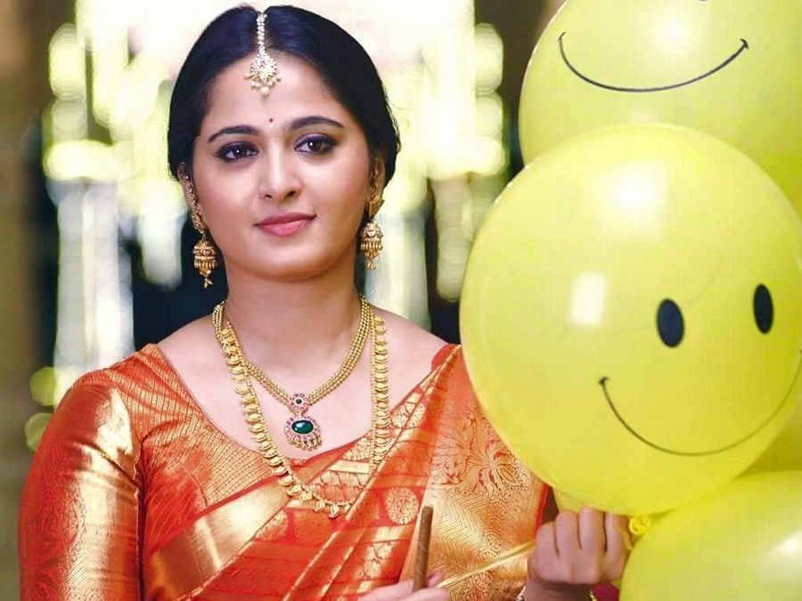 Anushka shetty hot and rare pics
