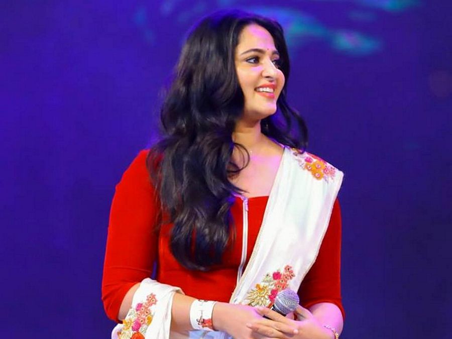Anushka shetty hot and rare pics