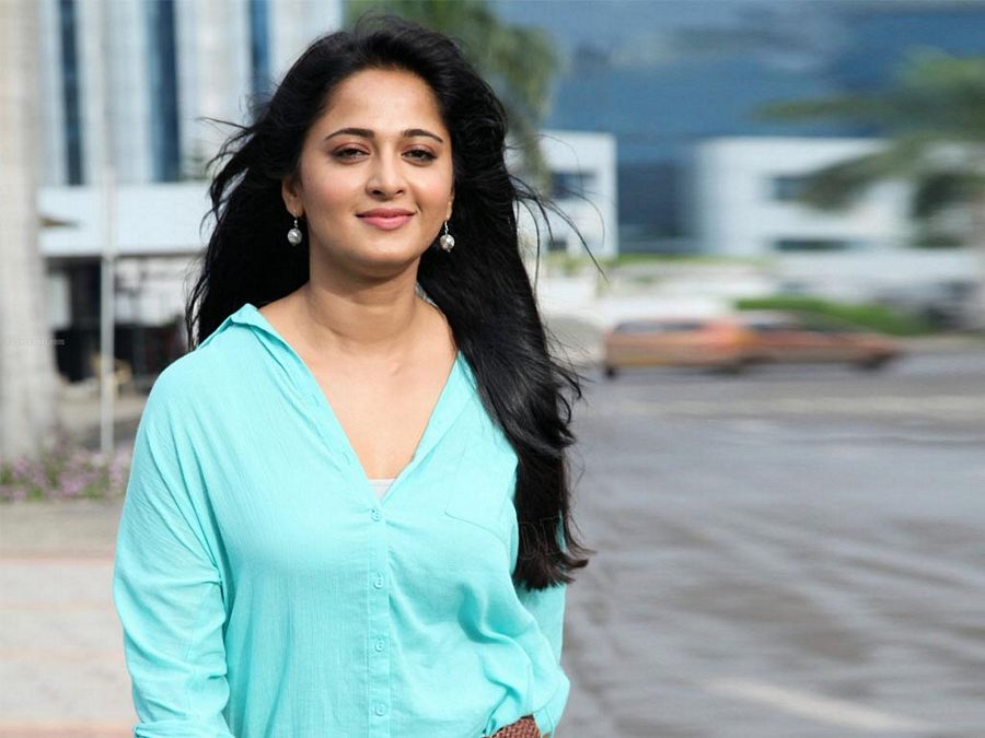 Anushka shetty hot and rare pics