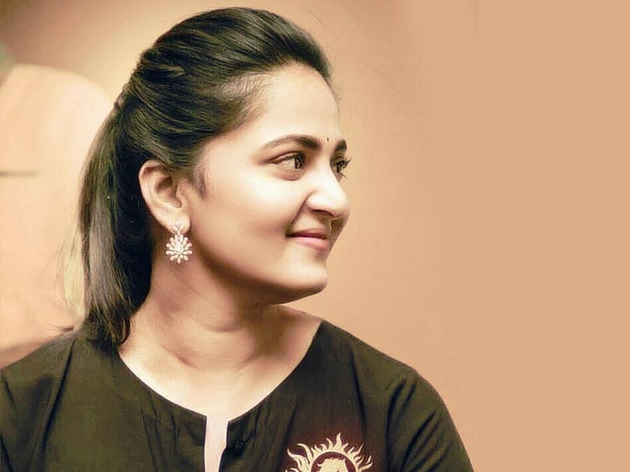 Anushka shetty hot and rare pics