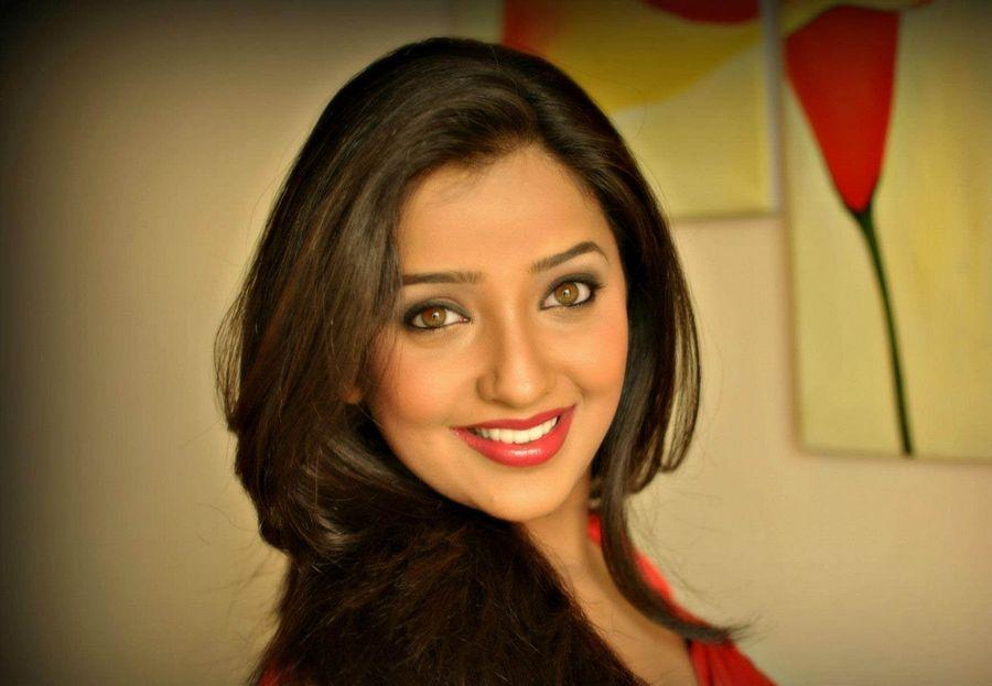 Apurva Nemlekar Marathi Actress Latest Photos