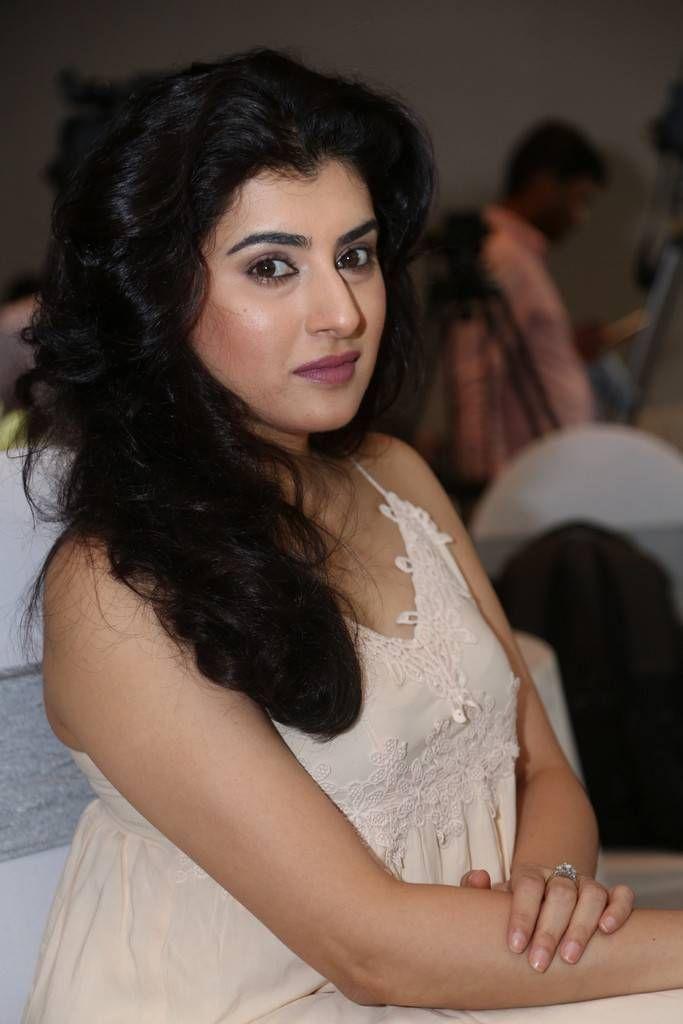 Archana Stills At Sutra Exhibition Curtain Raiser