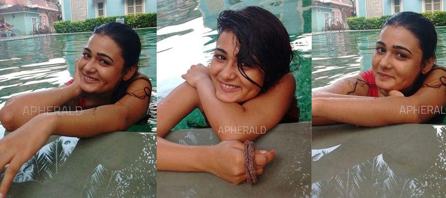 Arjun Reddy Fame Shalini Pandey Rare & Unseen Photos