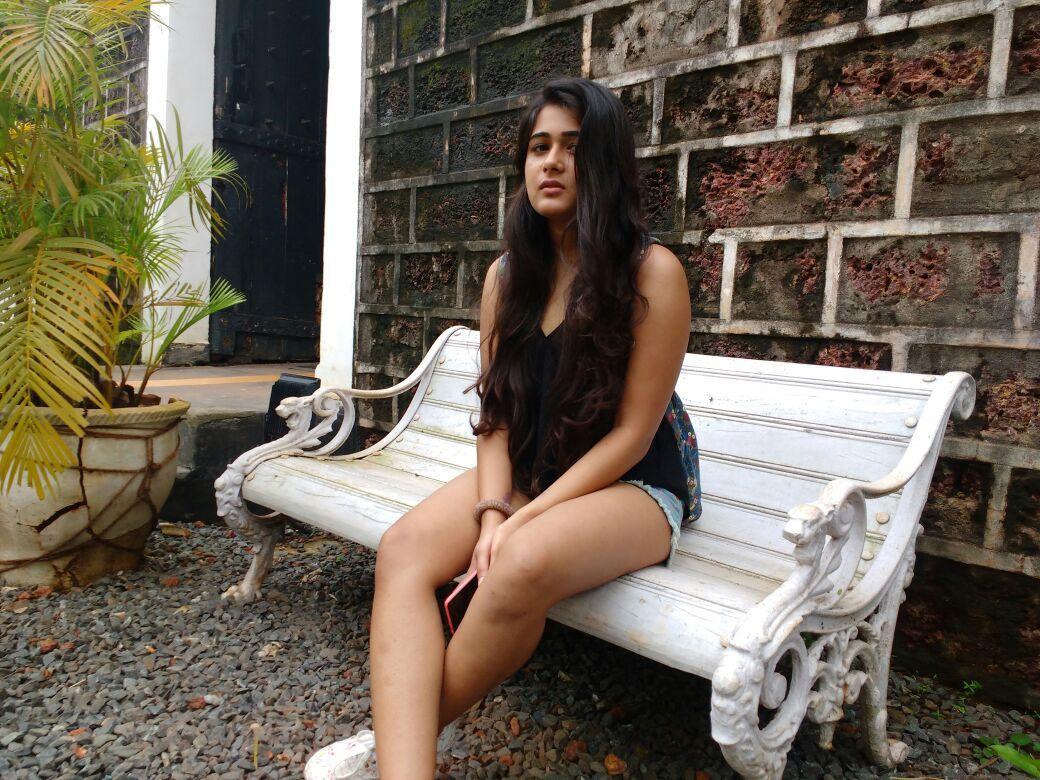 Arjun Reddy Fame Shalini Pandey Rare & Unseen Photos