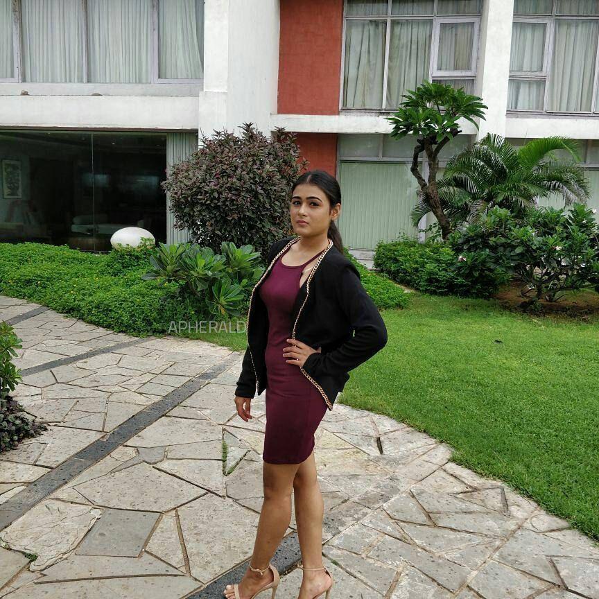 Arjun Reddy Fame Shalini Pandey Rare & Unseen Photos