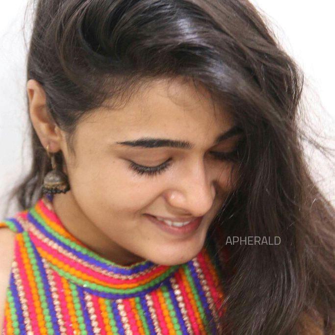 Arjun Reddy Fame Shalini Pandey Rare & Unseen Photos