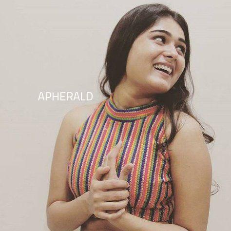 Arjun Reddy Fame Shalini Pandey Rare & Unseen Photos