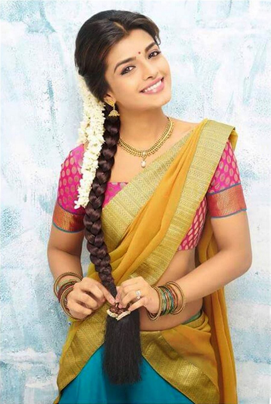 Ashna Zaveri Saree Photos