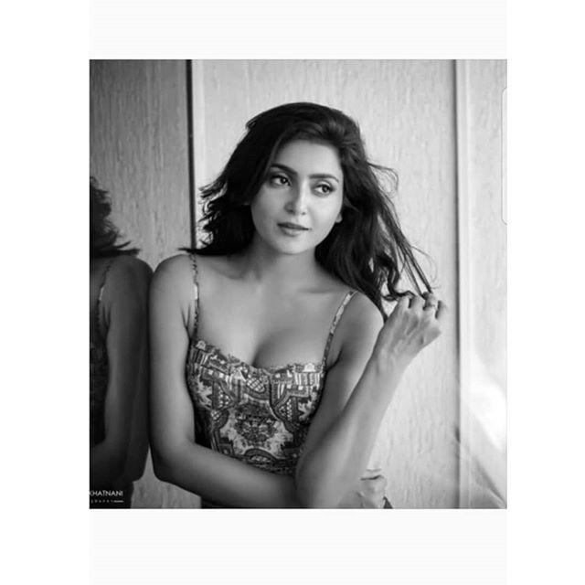 Avantika Mishra Latest Unseen Hot Photo & Spicy Stills