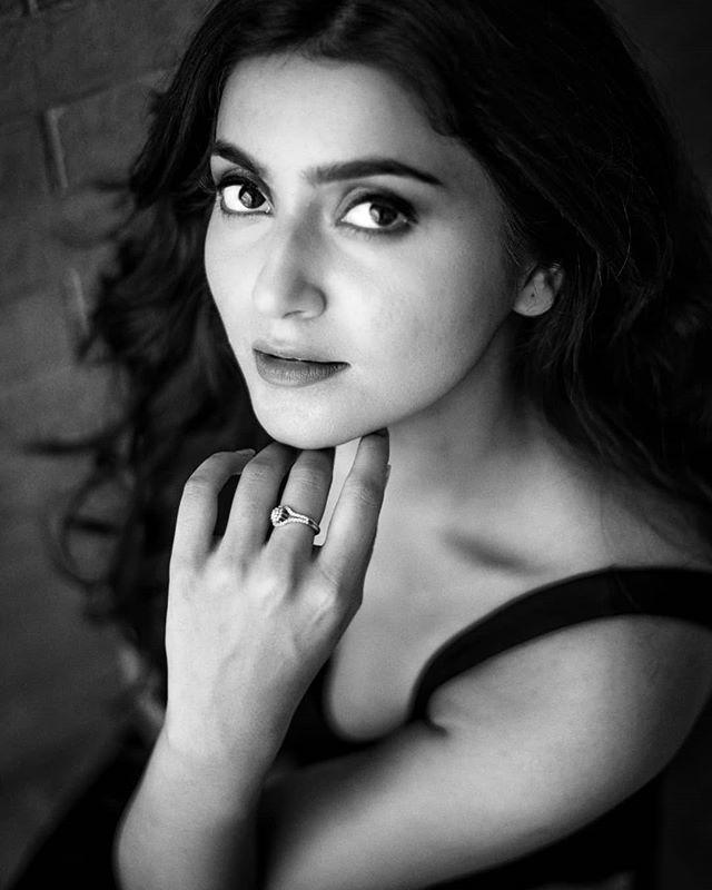 Avantika Mishra Latest Unseen Hot Photo & Spicy Stills