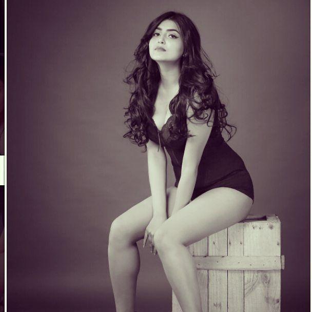 Avantika Mishra Latest Unseen Hot Photo & Spicy Stills