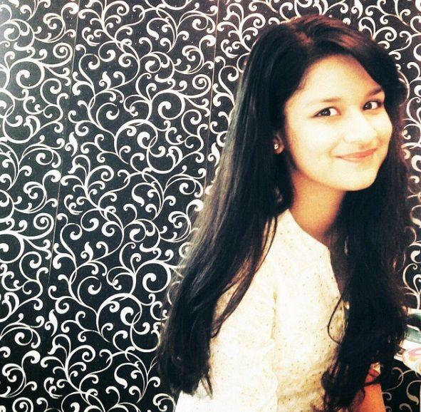 Avneet Kaur Beautiful HD Wallpapers