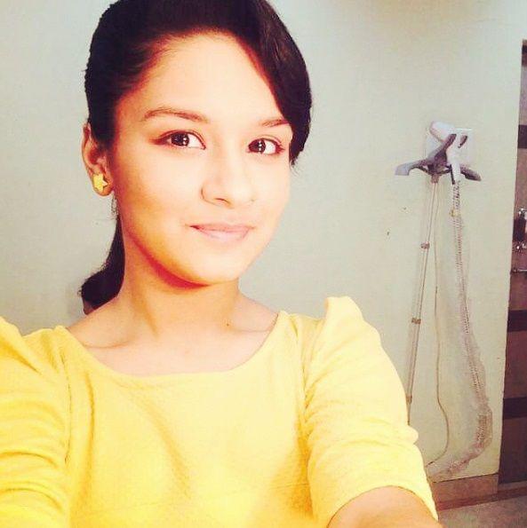 Avneet Kaur Beautiful HD Wallpapers