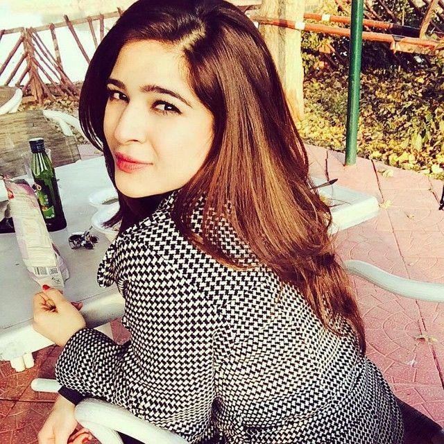 Ayesha Omer Beautiful HD Wallpapers