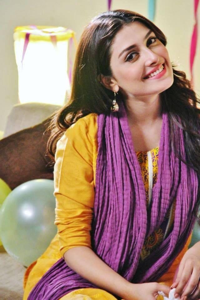 Ayeza Khan Latest Beautiful Stills