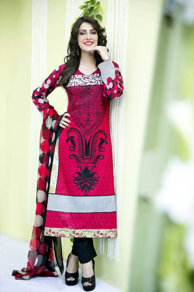 Ayeza Khan Latest Beautiful Stills