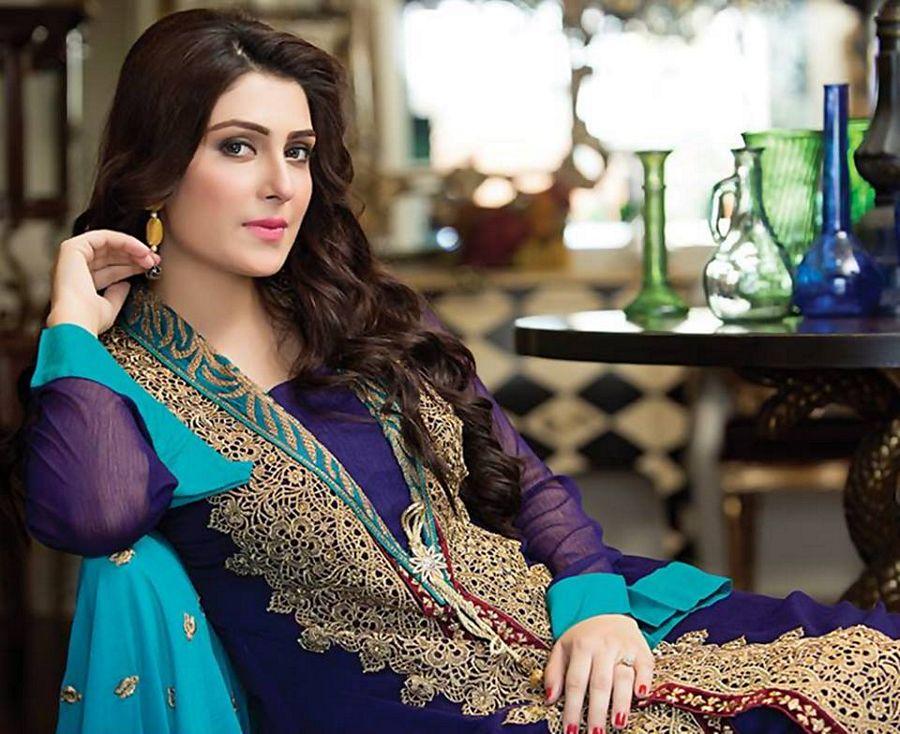 Ayeza Khan Latest Beautiful Stills