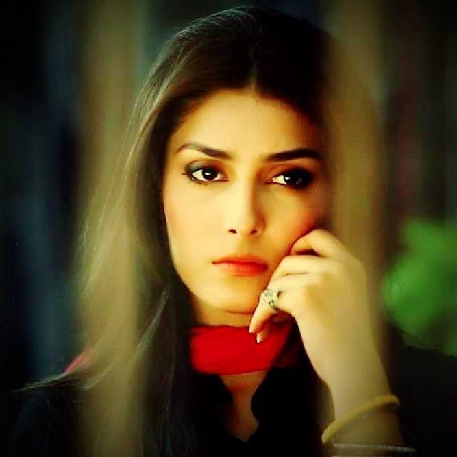 Ayeza Khan Latest Beautiful Stills