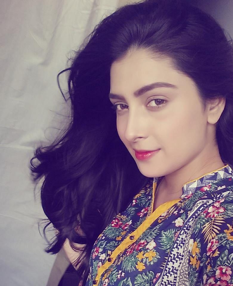 Ayeza Khan Latest Beautiful Stills