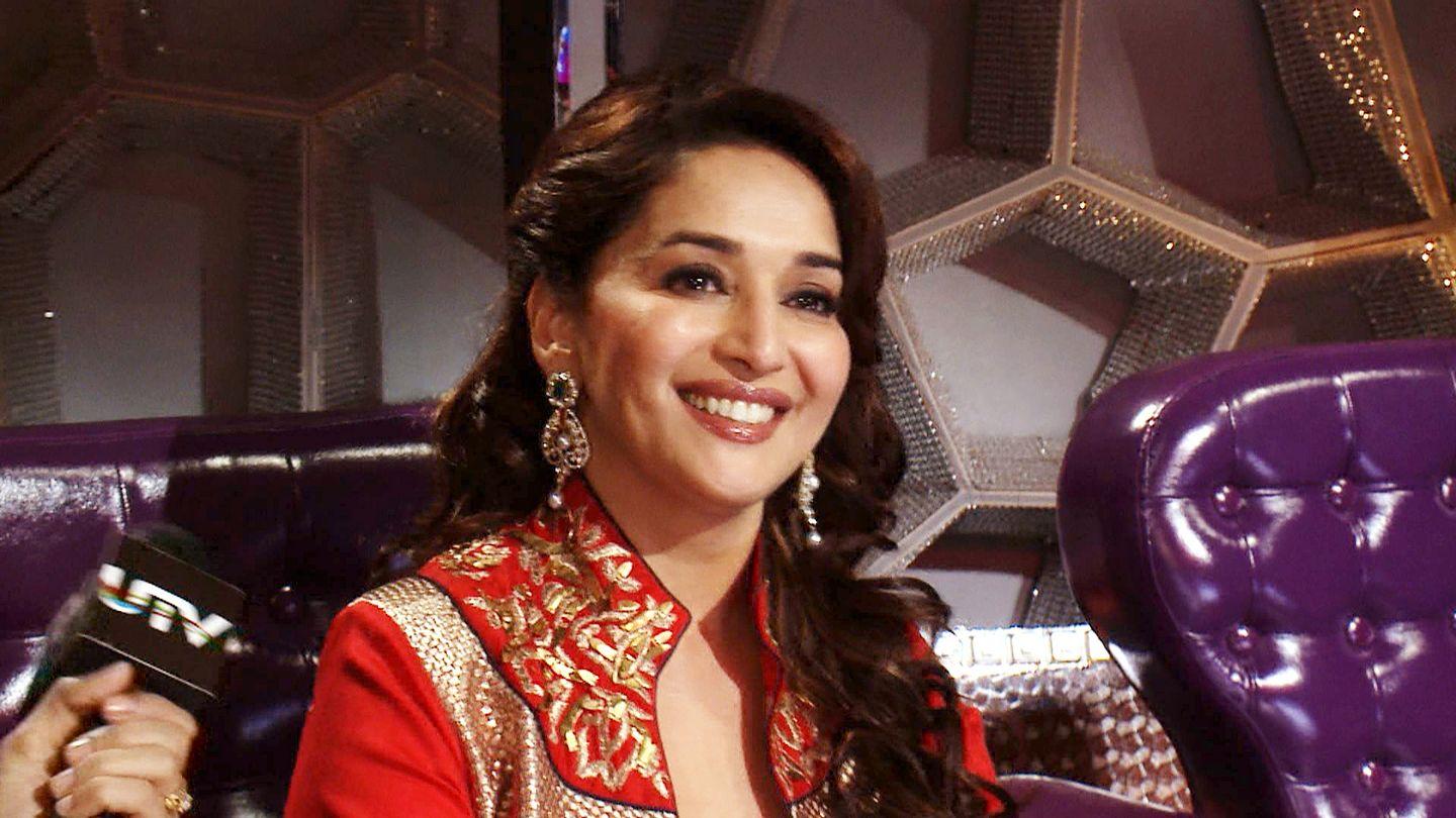 B'day Special: Hot Smiling And Cute Look Images Of Madhuri Dixit