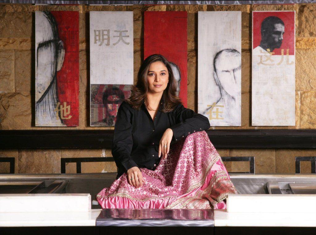 B'day Special: Hot Smiling And Cute Look Images Of Madhuri Dixit