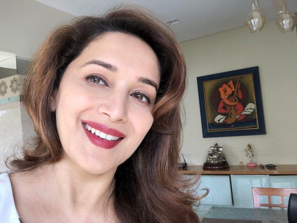 B'day Special: Hot Smiling And Cute Look Images Of Madhuri Dixit