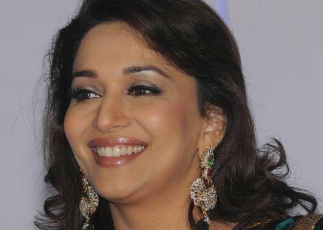 B'day Special: Hot Smiling And Cute Look Images Of Madhuri Dixit