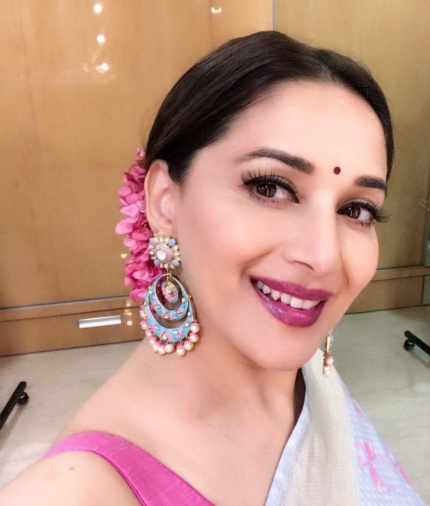 B'day Special: Hot Smiling And Cute Look Images Of Madhuri Dixit