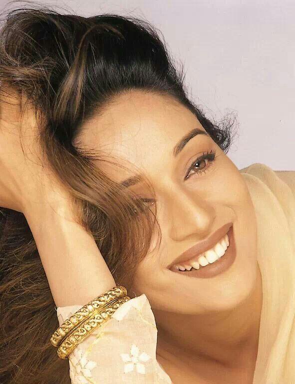 B'day Special: Hot Smiling And Cute Look Images Of Madhuri Dixit