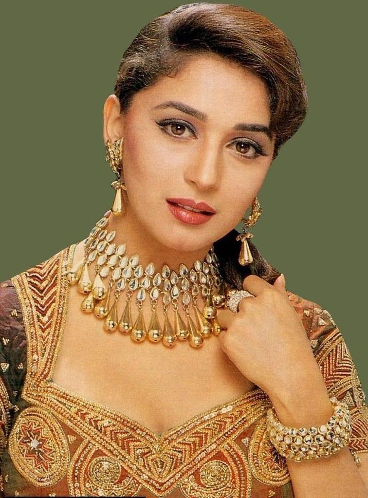 B'day Special: Hot Smiling And Cute Look Images Of Madhuri Dixit