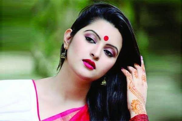 Bangladeshi Actress Pori Moni Beauty And Lipsticks Unseen Pics