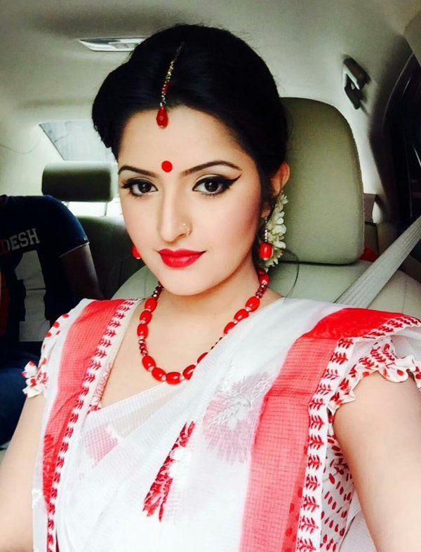 Bangladeshi Actress Pori Moni Beauty And Lipsticks Unseen Pics