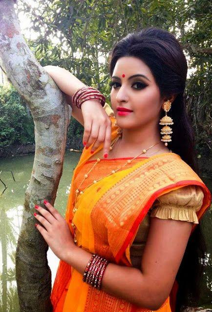 Bangladeshi Actress Pori Moni Beauty And Lipsticks Unseen Pics