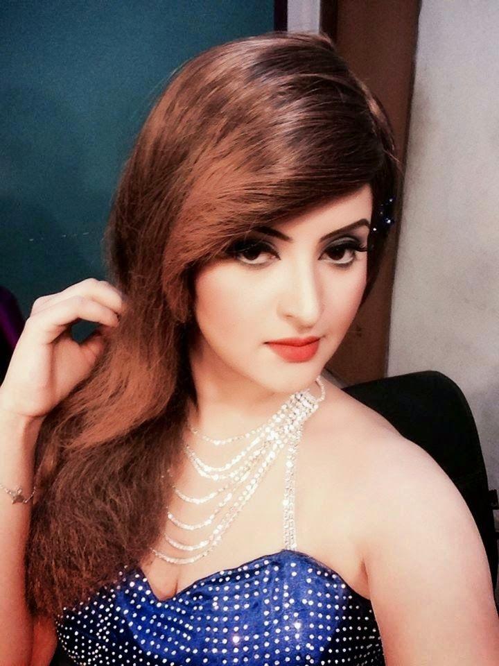 Bangladeshi Actress Pori Moni Beauty And Lipsticks Unseen Pics