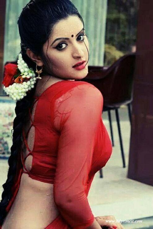 Bangladeshi Actress Pori Moni Beauty And Lipsticks Unseen Pics