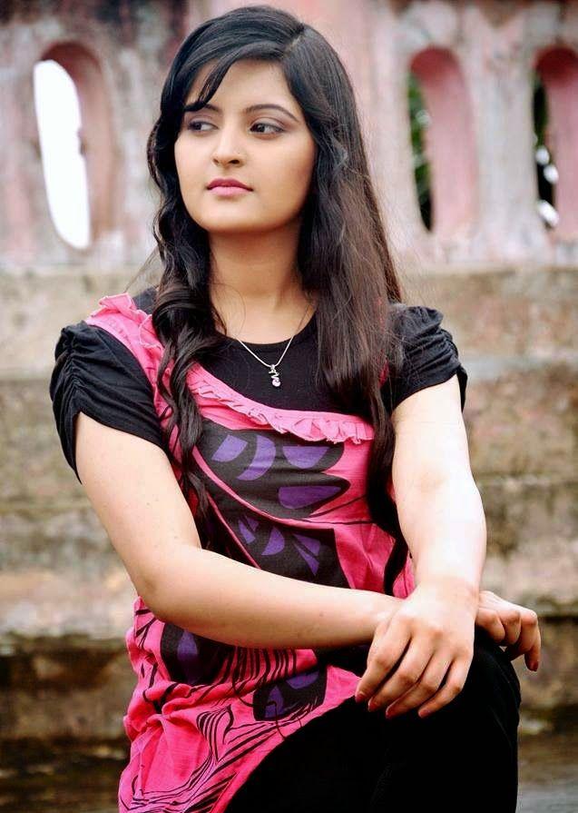 Bangladeshi Actress Pori Moni Beauty And Lipsticks Unseen Pics