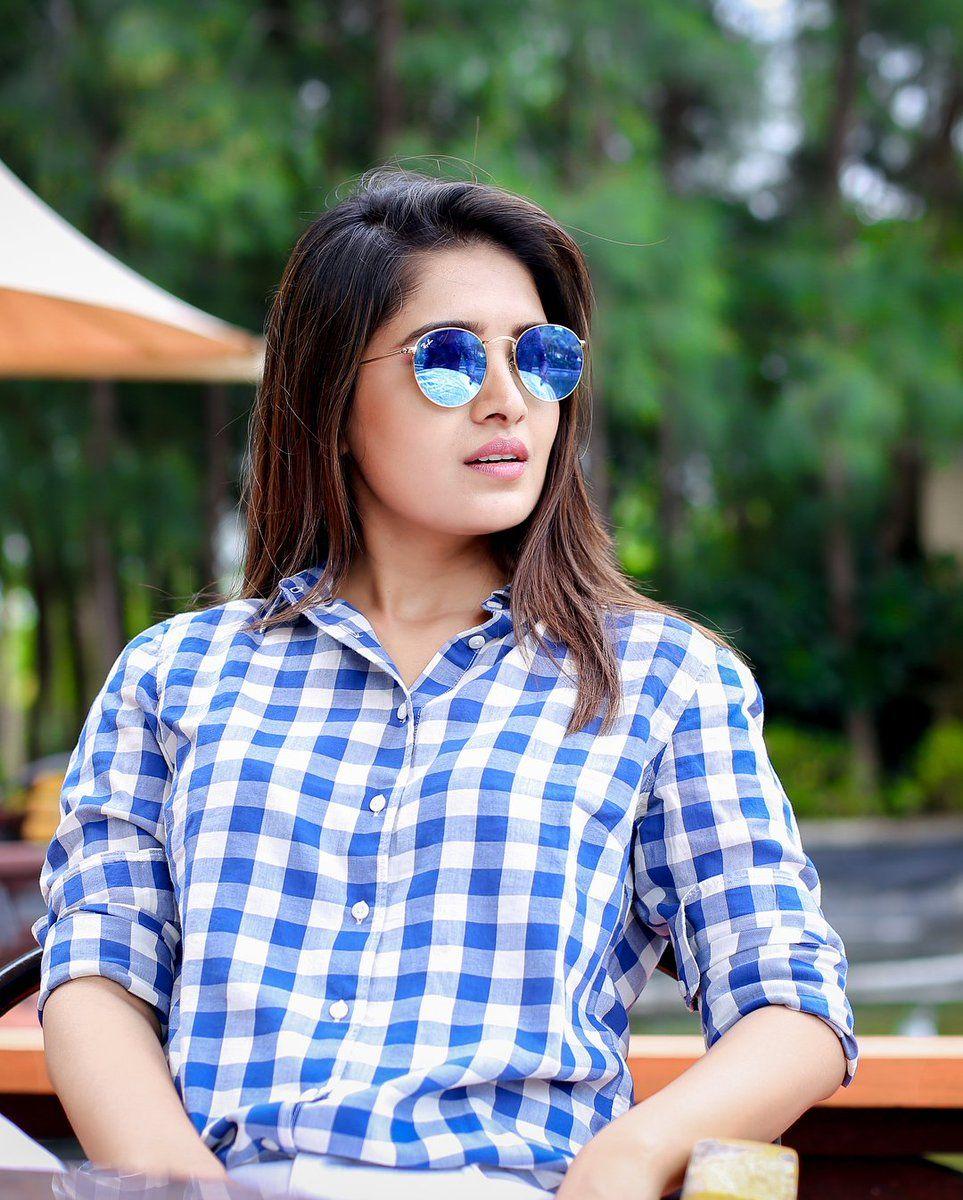 Beautiful Actress Vani Bhojan pics from a latest Photoshoot Stills