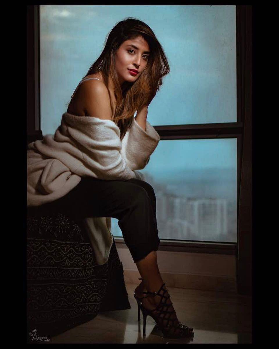 Beautiful Pics Of Kritika Kamra Which You Do Not Wish To Miss Out