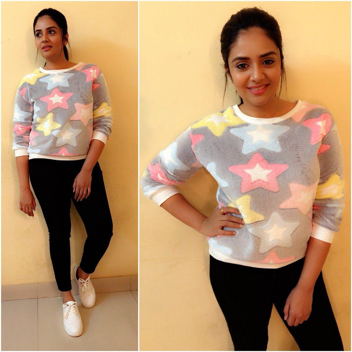 Beauty Actress/Anchor Sreemukhi Looks Super Unseen Photos