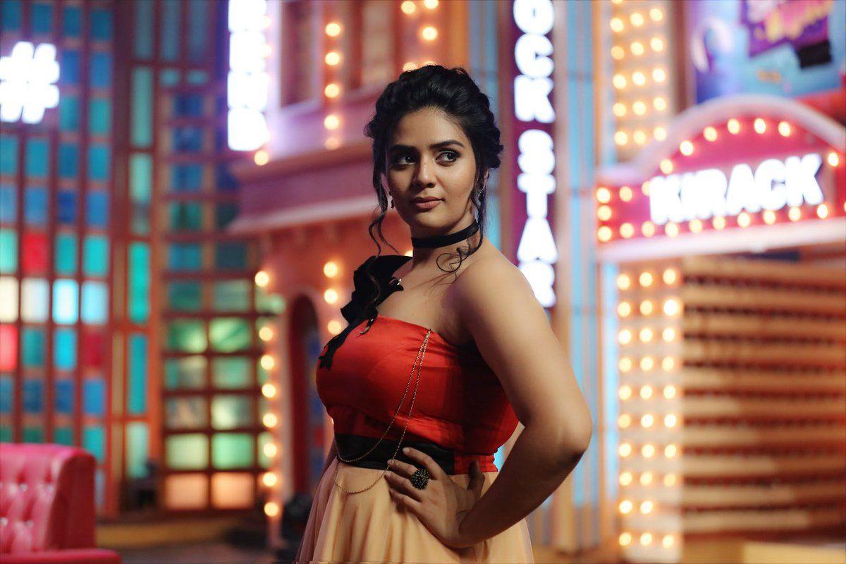 Beauty Actress/Anchor Sreemukhi Looks Super Unseen Photos