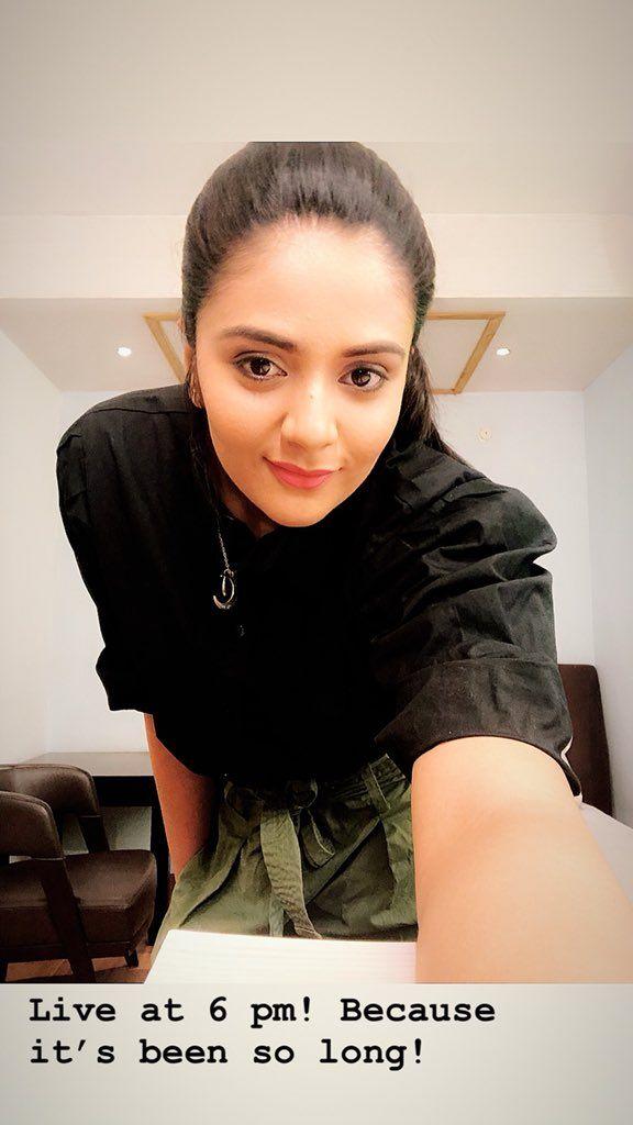 Beauty Actress/Anchor Sreemukhi Looks Super Unseen Photos