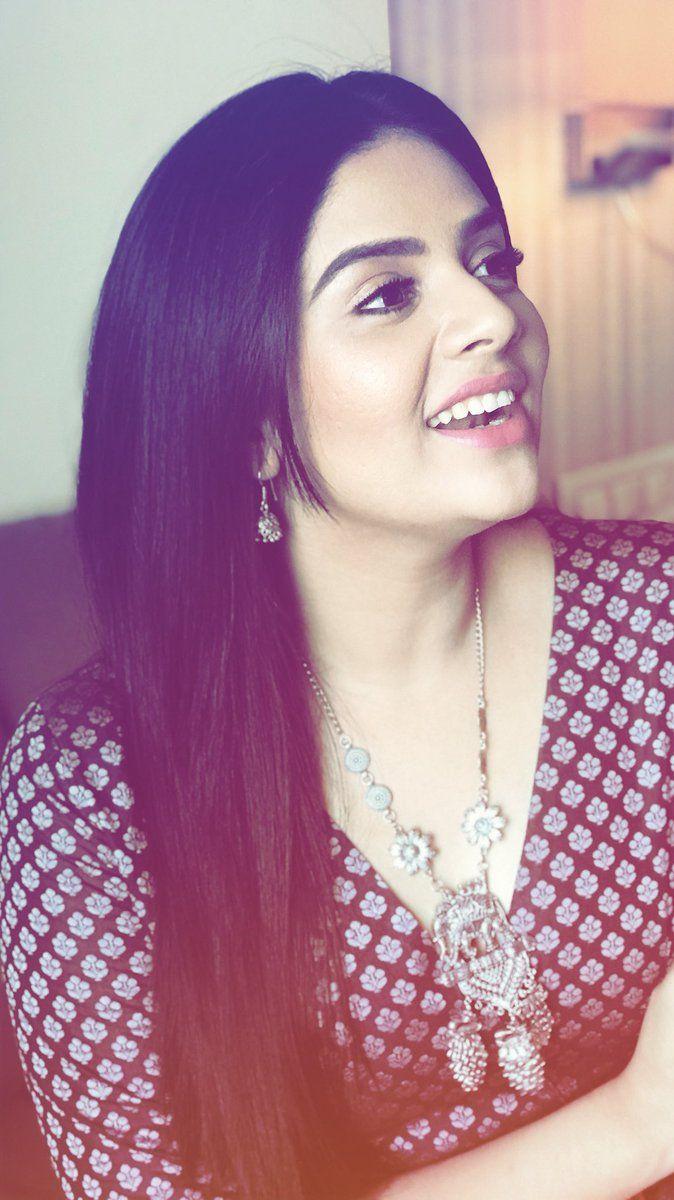 Beauty Actress/Anchor Sreemukhi Looks Super Unseen Photos