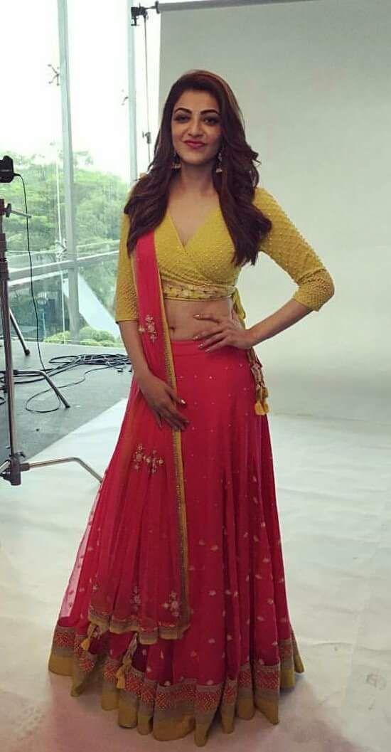 Beauty Queen Kajal Aggarwal New Photoshoot for Poorvika Mobile Ad!