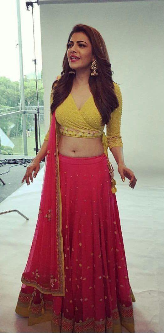 Beauty Queen Kajal Aggarwal New Photoshoot for Poorvika Mobile Ad!