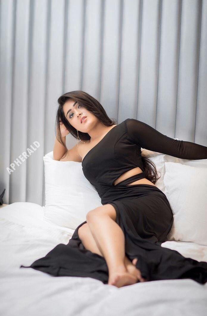 Beauty in Black Shalini Pandey Latest Photoshoot Stills