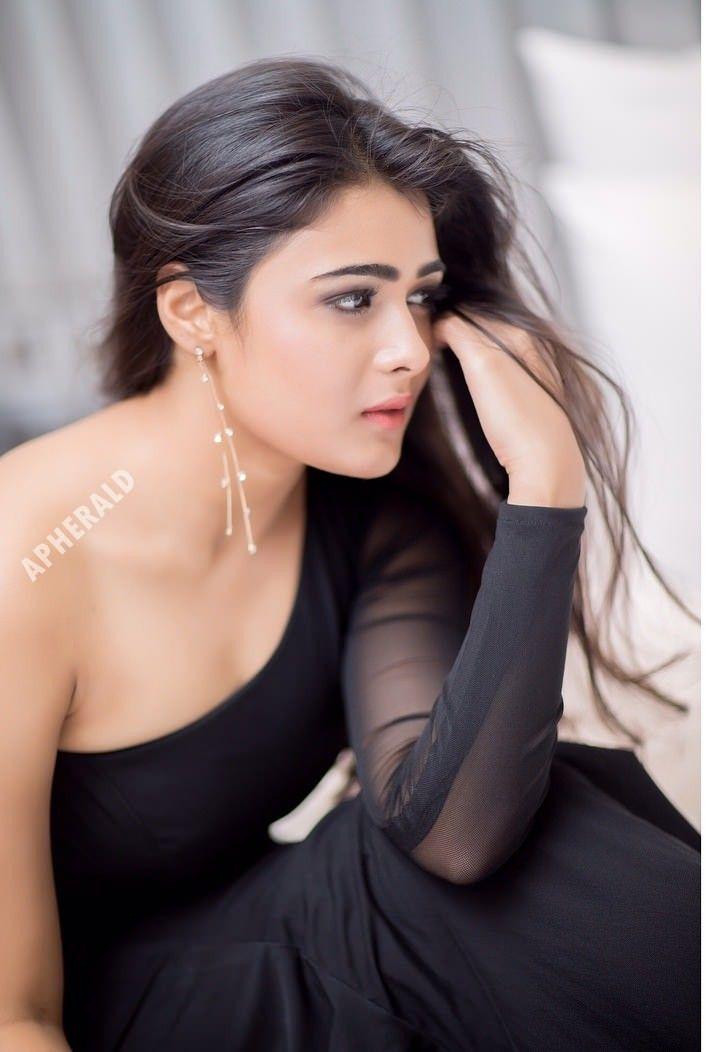 Beauty in Black Shalini Pandey Latest Photoshoot Stills