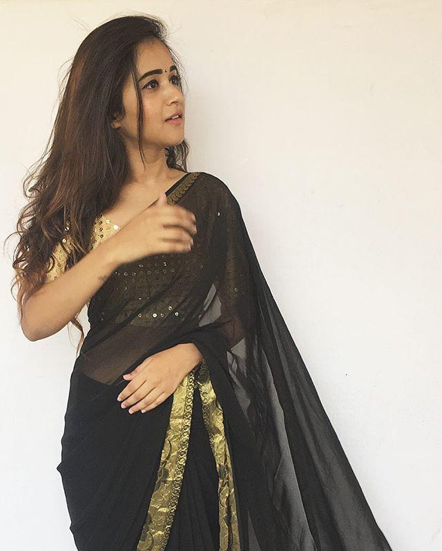 Bigg Boss 2 Contestant Deepthi Sunaina Latest Unseen Photo Stills