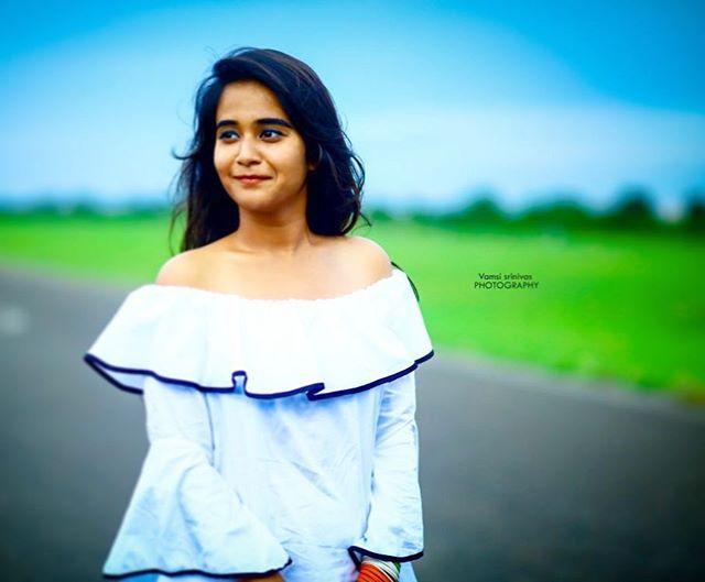 Bigg Boss 2 Contestant Deepthi Sunaina Latest Unseen Photo Stills