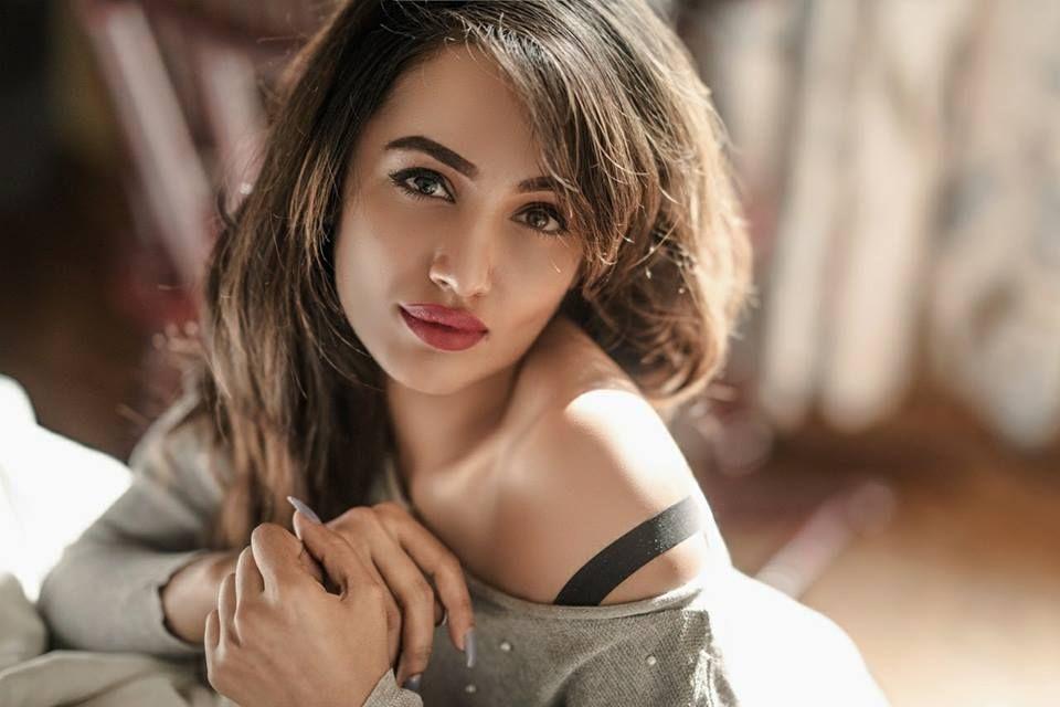 B'day Special: Bigg Boss 2 Contestant Tejaswi Madivada Rare & Unseen Photos