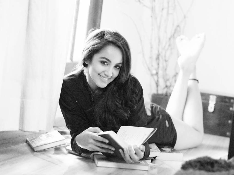 B'day Special: Bigg Boss 2 Contestant Tejaswi Madivada Rare & Unseen Photos